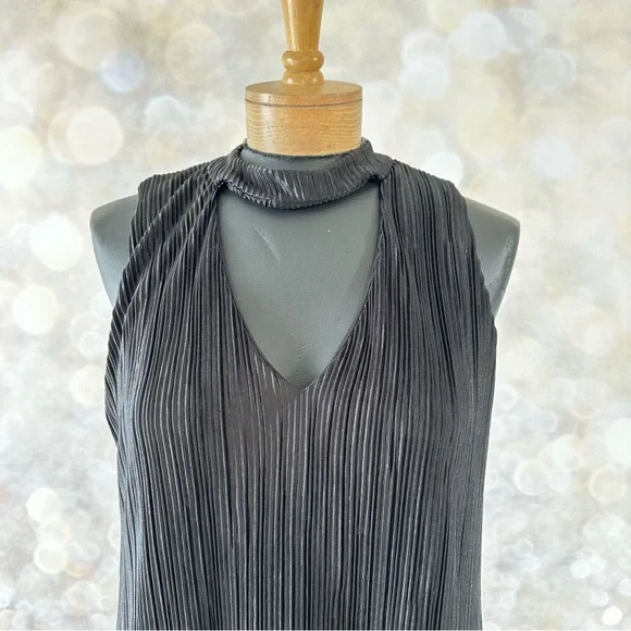 Soho Apparel Petite Medium Black Pleated High Collar with Open Neck A-Line LBD - Picture 7 of 14